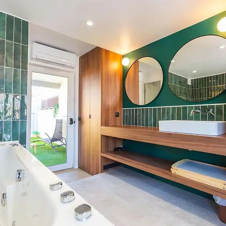 Du Mont D'or - Baignoire - Minibar Offert Love hotel Marseille