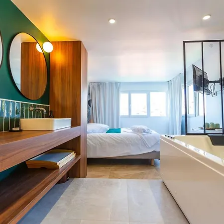 Du Mont D'or - Baignoire - Minibar Offert Love hotel