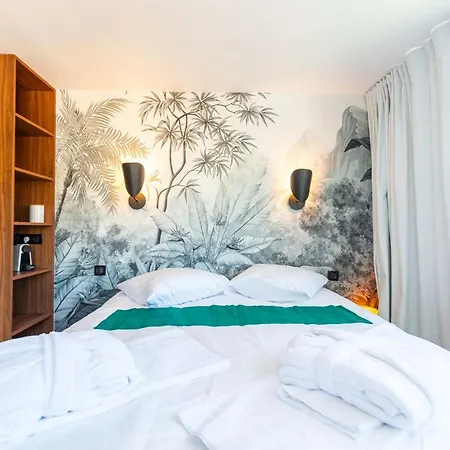 Love hotel Du Mont D'or - Baignoire - Minibar Offert *